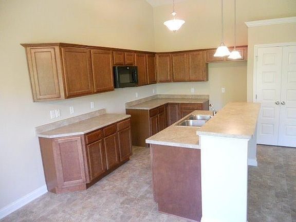 3rd image of 7261 Redridge Dr