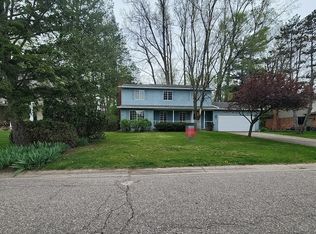2849 Cedar Key Dr, Lake Orion, MI 48360
