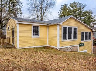 2 Pine Trl, Avon, CT 06001