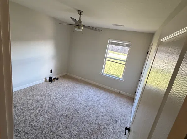 77 Huntington Ct, Austin, AR 72007