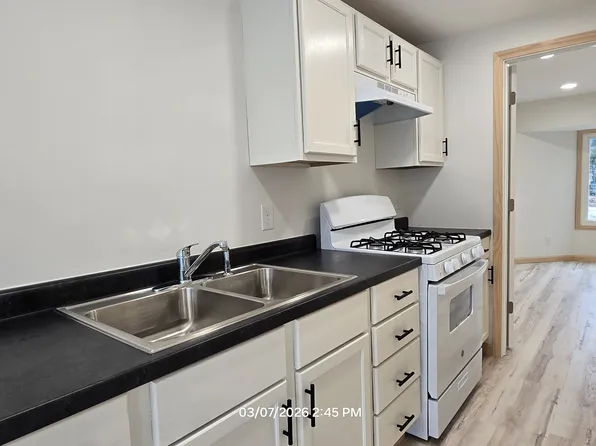 623 Frankfort Ave, Elberta, MI