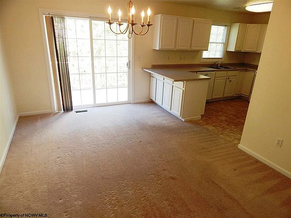 4th image of 218 Donna Ave
