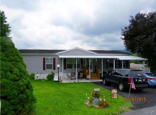 24 Walnutport Mobile Ct, Walnutport, PA 18088