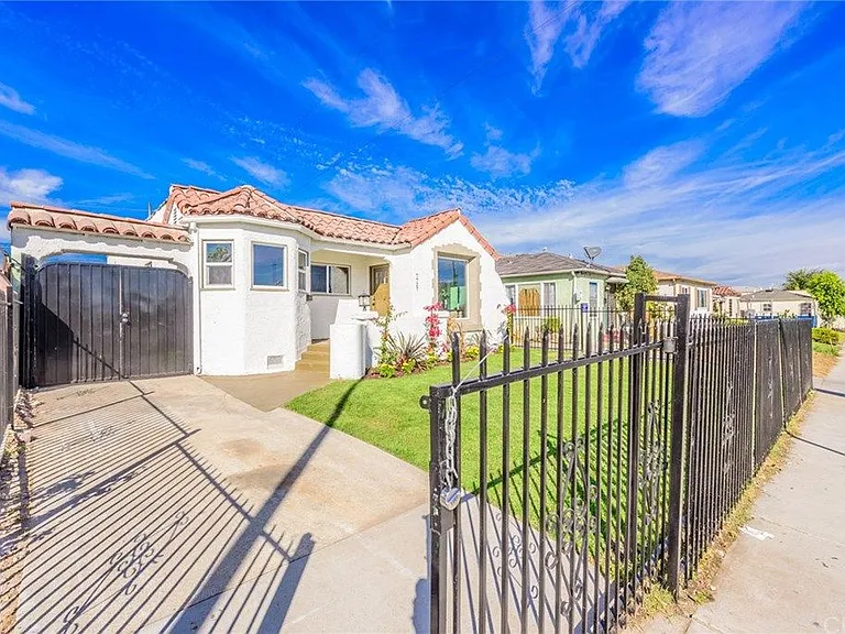 7727 S Normandie Ave — Photo 30