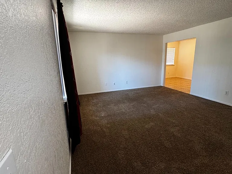 4313 N Emerson Ave #103 — Photo 3