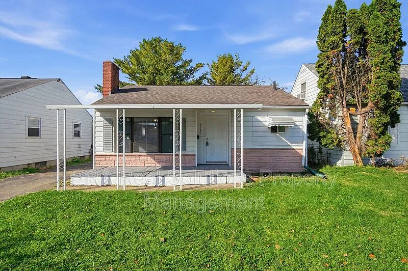 2185 Homestead Dr