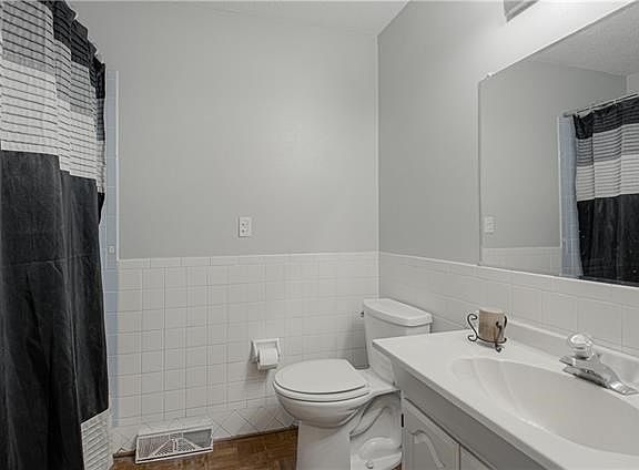 4th image of 500 Lee St