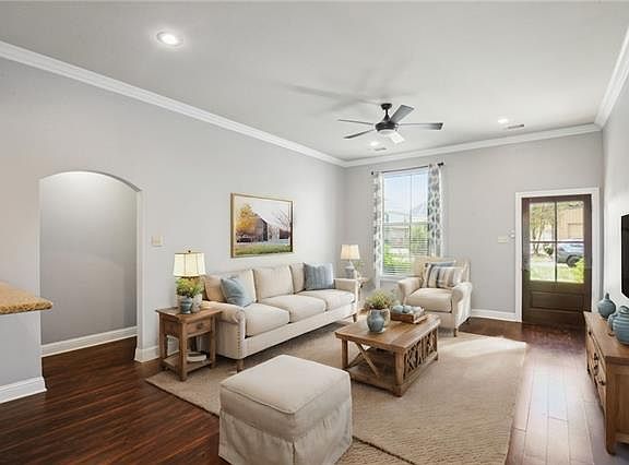 4th image of 2143 3rd St