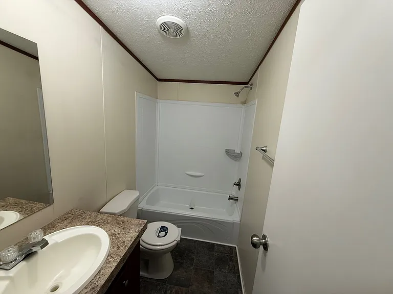 105 Campbell Dr — Photo 7