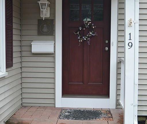 4th image of 19 Saint James Dr