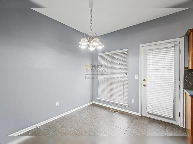8938 Boehm Dr — Photo 9