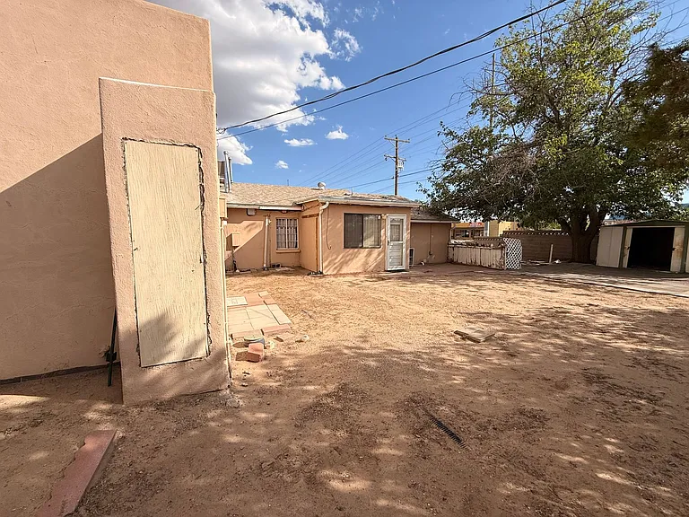 1101 Gardner Ave — Photo 4