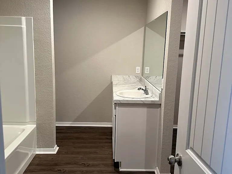 205 Logan Dr — Photo 11