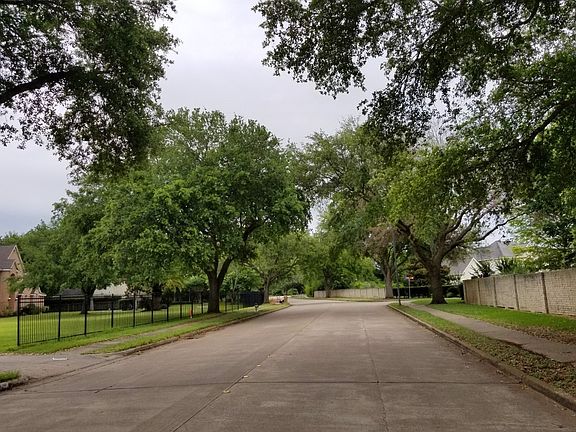 4th image of 3220 Peninsulas Dr