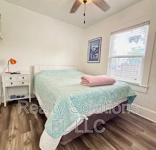 418 Daytona St — Photo 11
