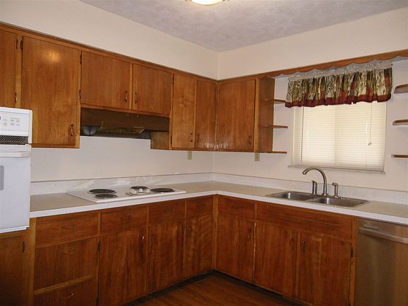 3rd image of 75 Township Road 1106