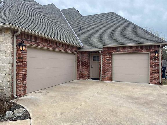 3rd image of 2523 Belle Crossing Dr