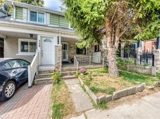 370 Coxwell Ave, Toronto, ON M4L3B7