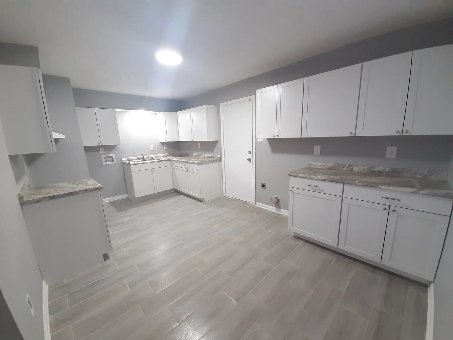 3 bed, 950 sqft, $1,095 — Photo 4