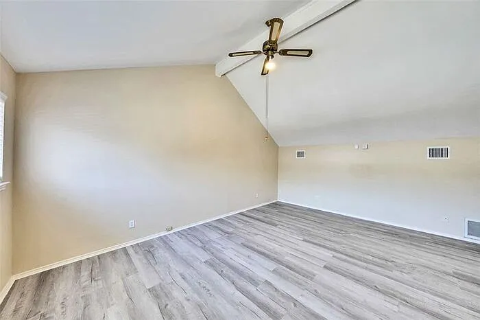 8219 Summer Side Dr — Photo 15