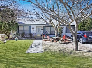 1111 S Howeth St, Gainesville, TX 76240