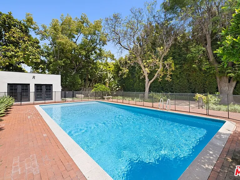 712 N Rodeo Dr — Photo 33