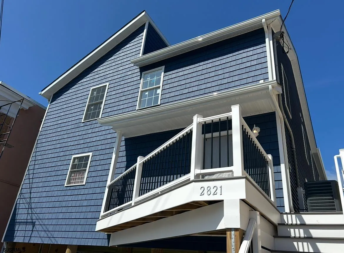3 bed, 2.5 bath, $2,650 — Photo 1