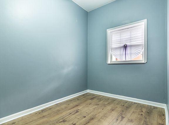 4th image of 3006 S Central Park Ave