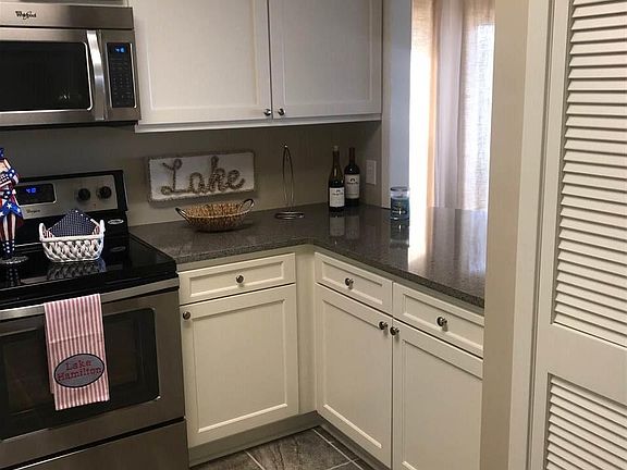 5th image of 200 Hamilton Oaks Dr APT 123