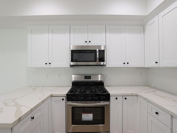 4th image of 1420 N Kingsley Dr