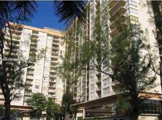 4101 Pine Tree Dr APT 1127, Miami Beach, FL 33140
