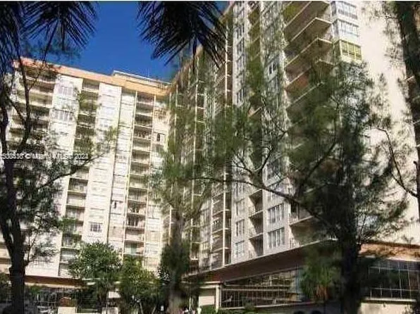 4101 Pine Tree Dr APT 1127, Miami Beach, FL 33140