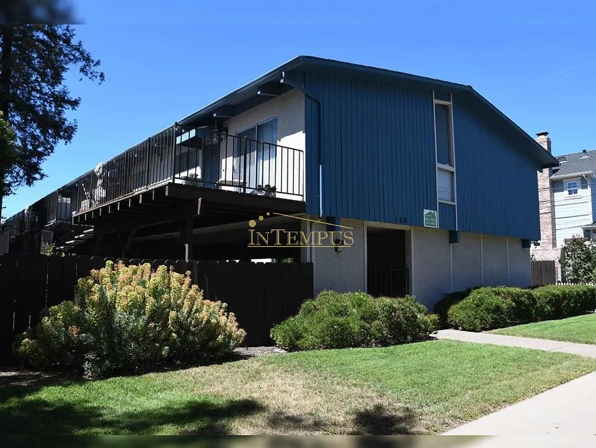 159 5th St APT B photo 1