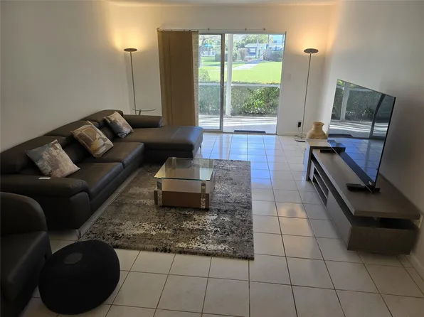 2805 Victoria Way #E1, Coconut Creek, FL 33066