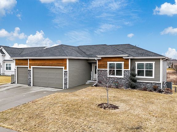 2nd image of 3806 NW Applewood Ct