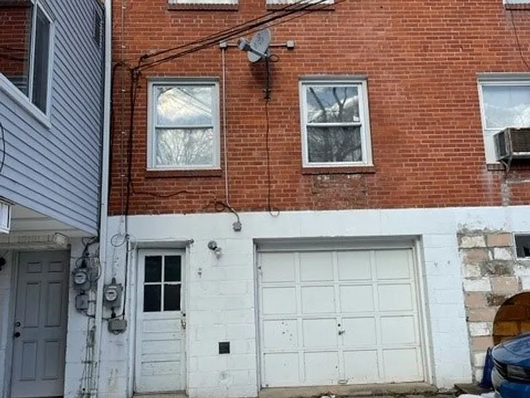 2335 Kensington St — Photo 17