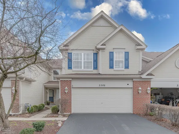 3385 Renard Ln, St Charles, IL 60175