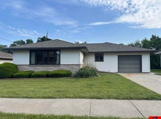 952 E Sherman St, West Point, NE 68788
