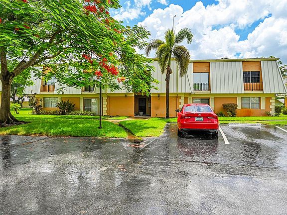 3rd image of 3630 Citrus Trce APT 4