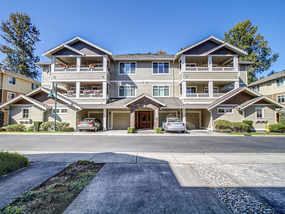 1st image of 23924 NE 115th Ln Unit 303