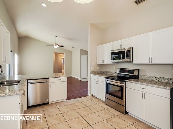 3rd image of 60 Parkview Dr