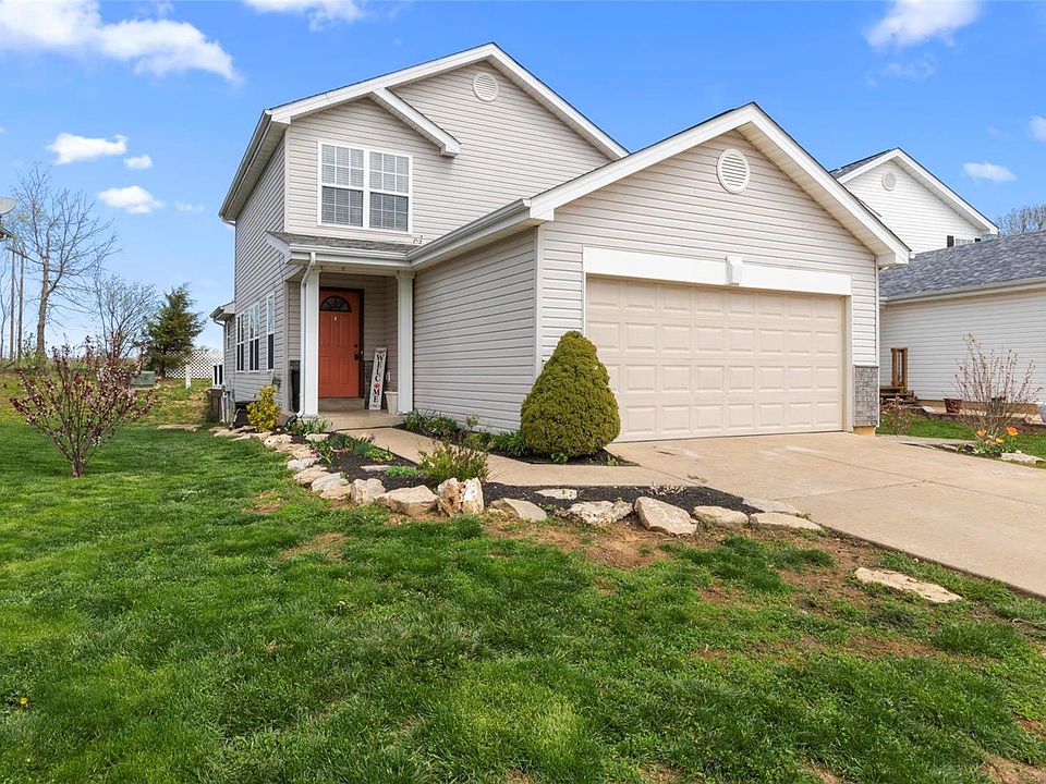 1st image of 208 Autumn Oaks Dr