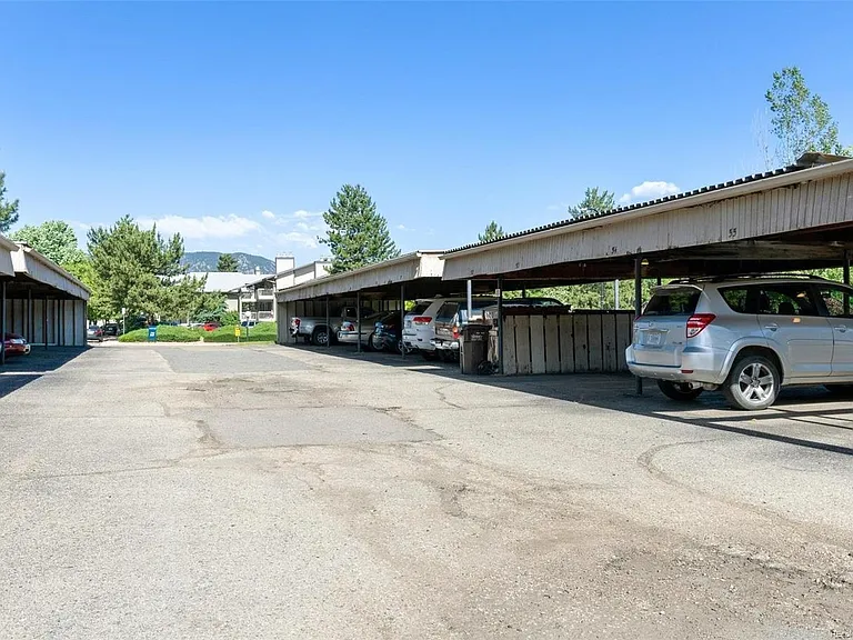 600 Manhattan Dr #C2 — Photo 2