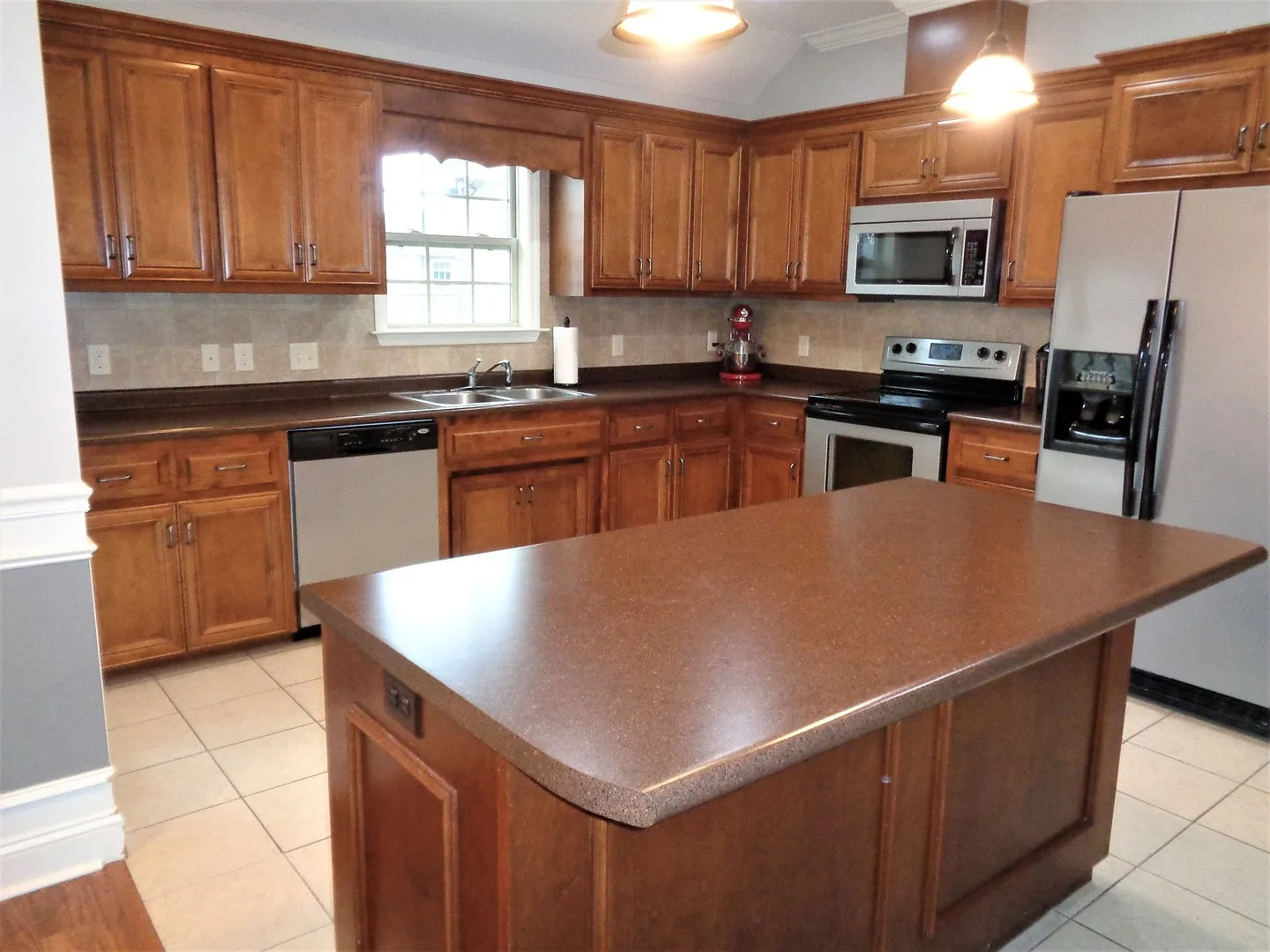 Spacious 4-Bedroom Home with Modern Amenities in Valdosta's Crestwood Subdivision - Privacy Fence! — Photo 4