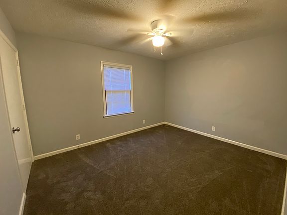 5th image of 105-107 Oak St #105