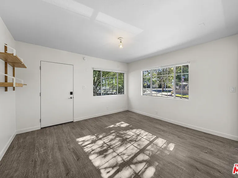 951 N Hoover St #951 — Photo 4