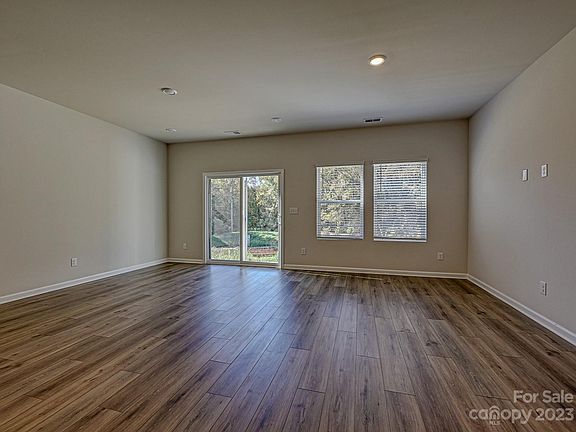 5th image of 851 Gerard Bay Dr