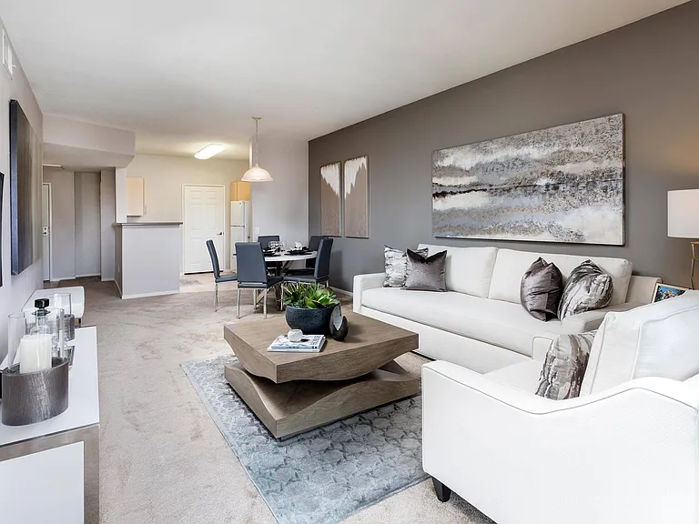La Jolla Crossroads Apartments — Photo 27