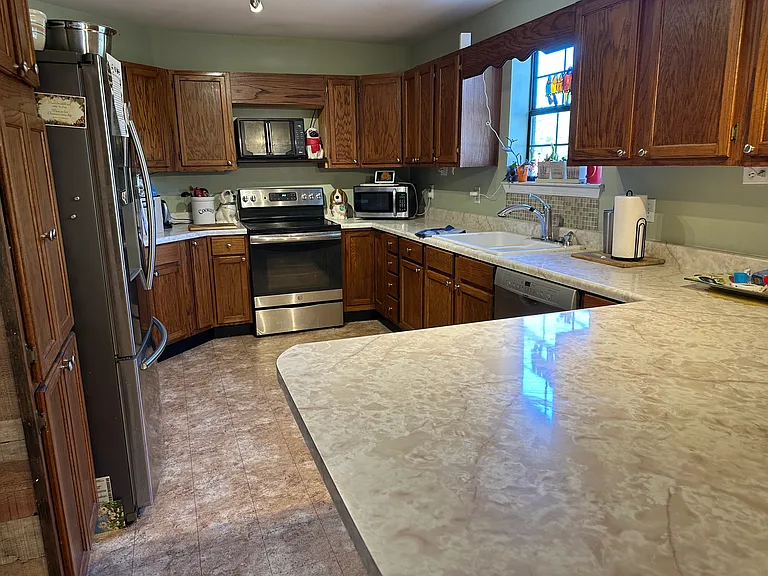 110 McConnell Ave — Photo 2