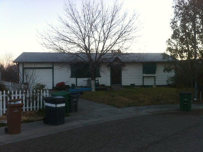 2nd image of 240 Taylor Ct